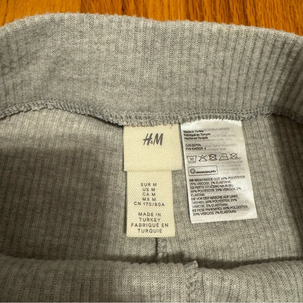 H&M Comfy Leggings Soft Grey Medium - Picture 3 of 4